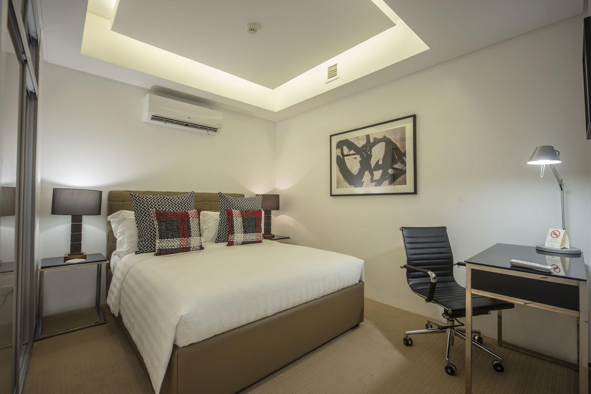 The Alpha Suites Makati City Екстериор снимка