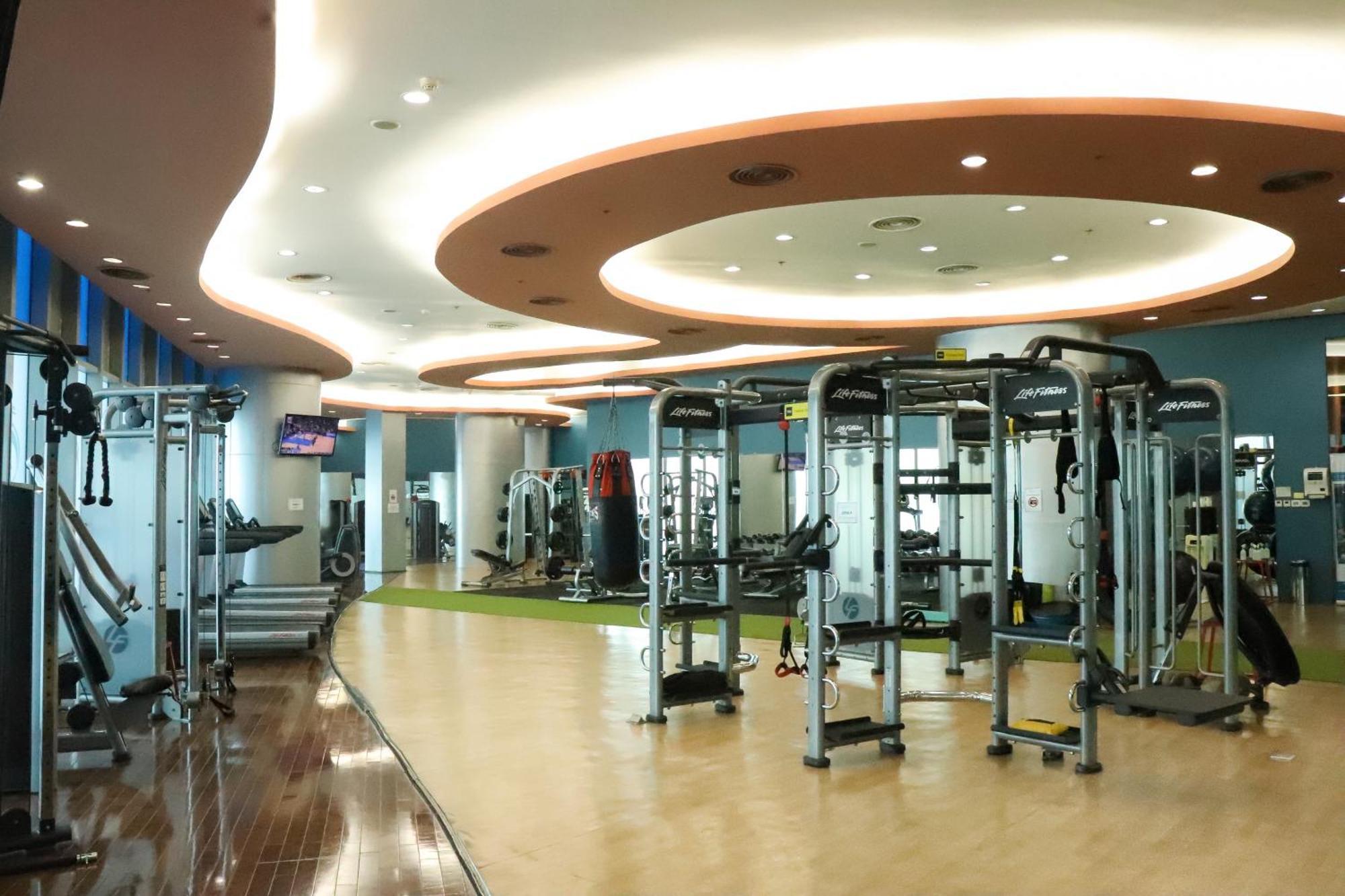 The Alpha Suites Makati City Екстериор снимка
