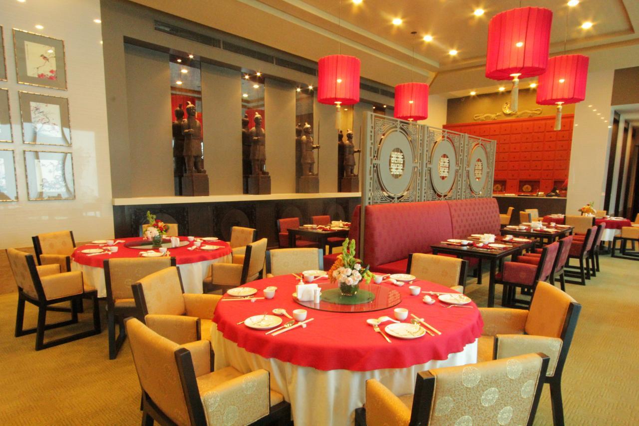 The Alpha Suites Makati City Екстериор снимка