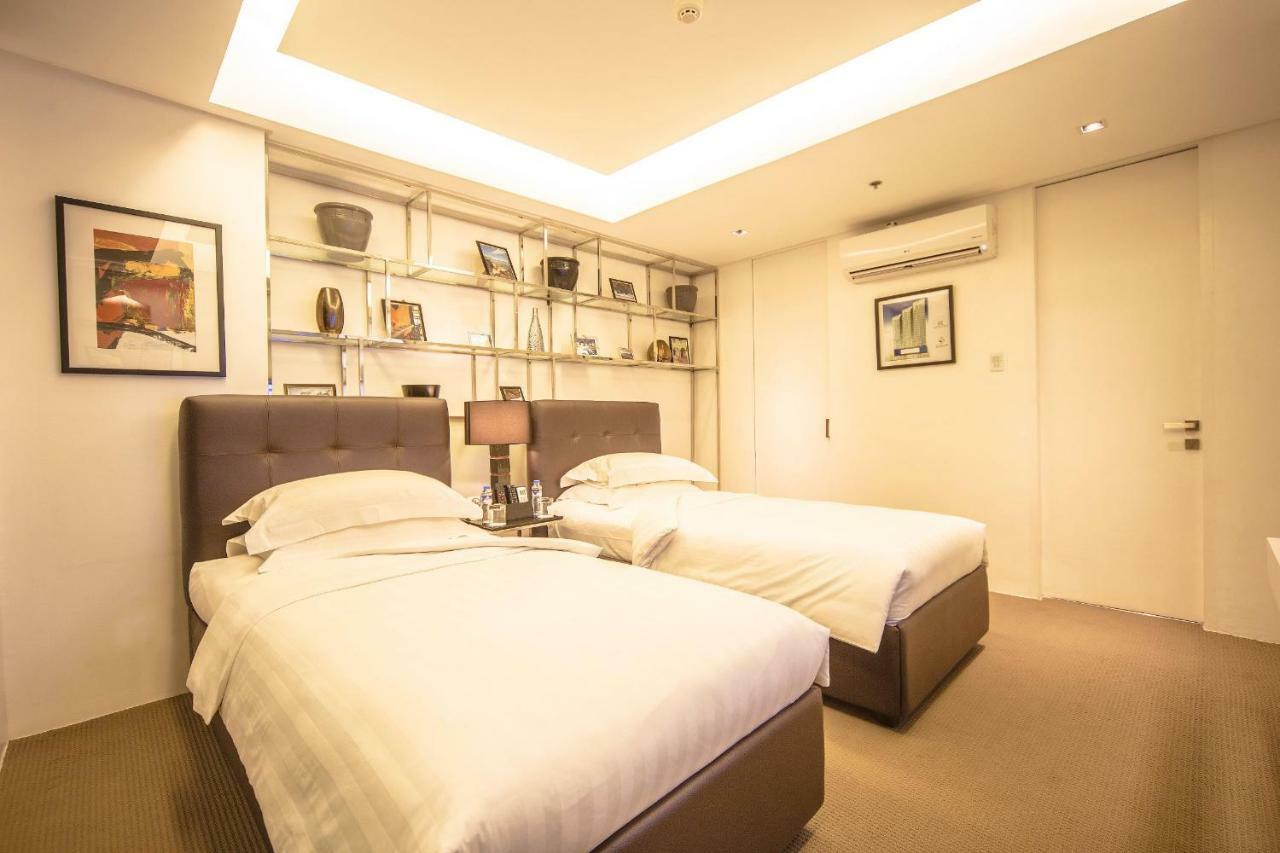 The Alpha Suites Makati City Екстериор снимка