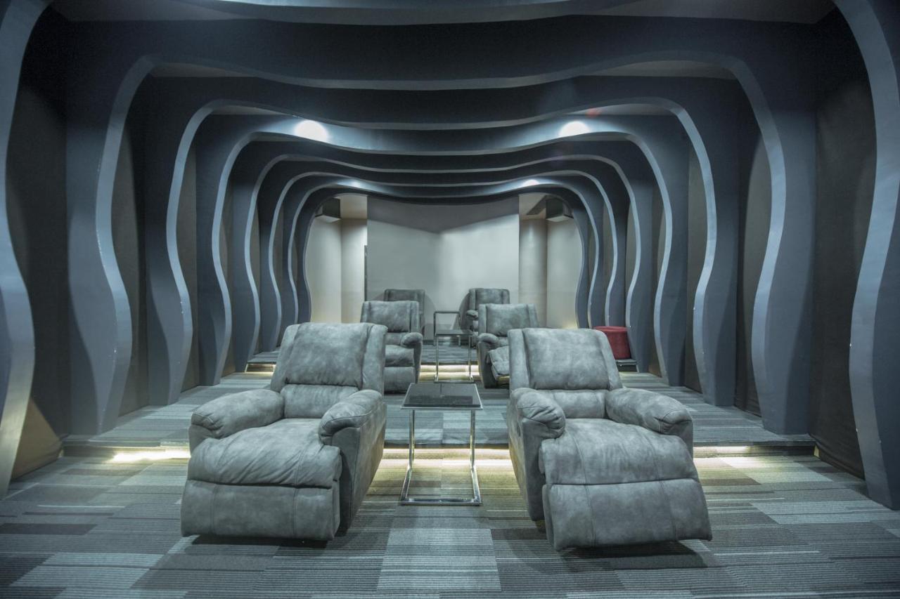 The Alpha Suites Makati City Екстериор снимка